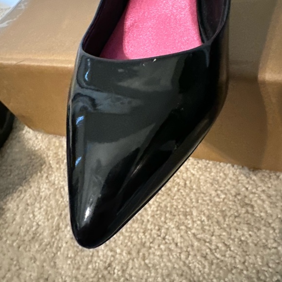 Size 37 Aldo Black Closed Pointy Toe 2.5” Stiletto Heel Pumps. - Picture 4 of 11